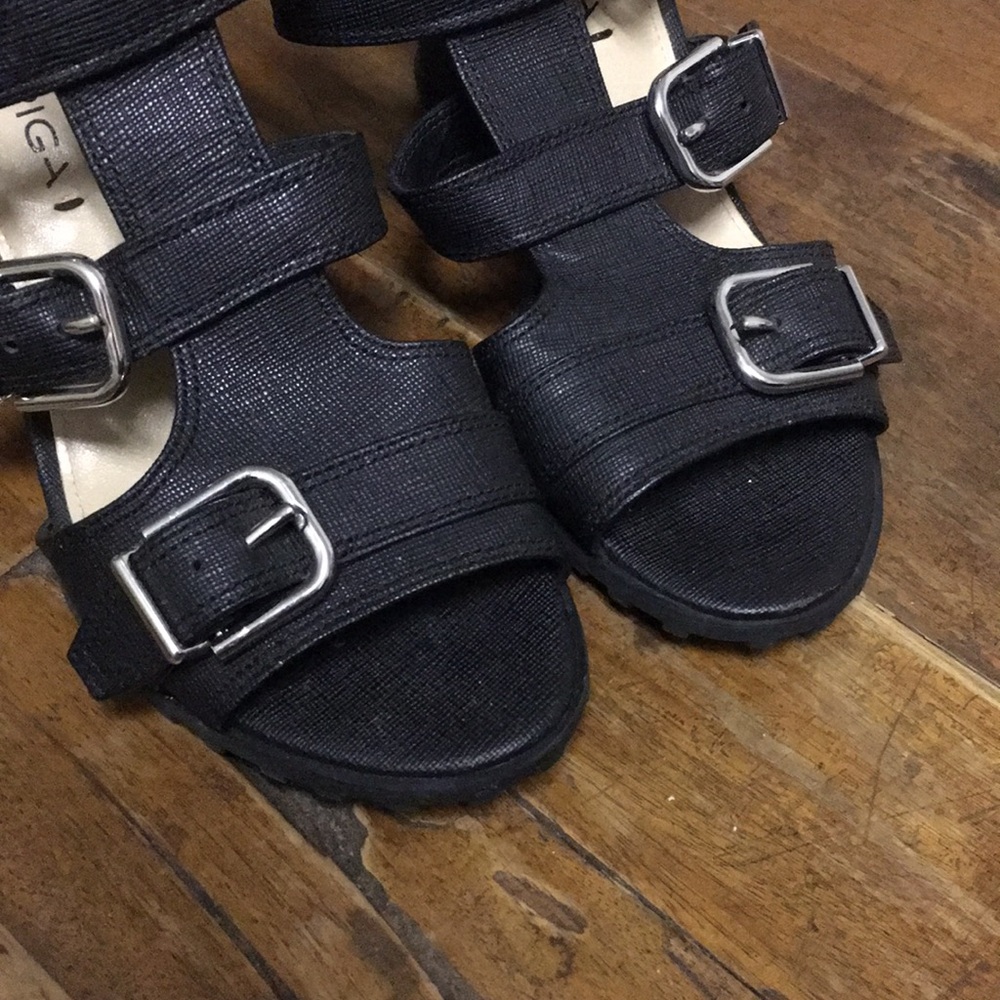 Sandals - Picture 5 of 6